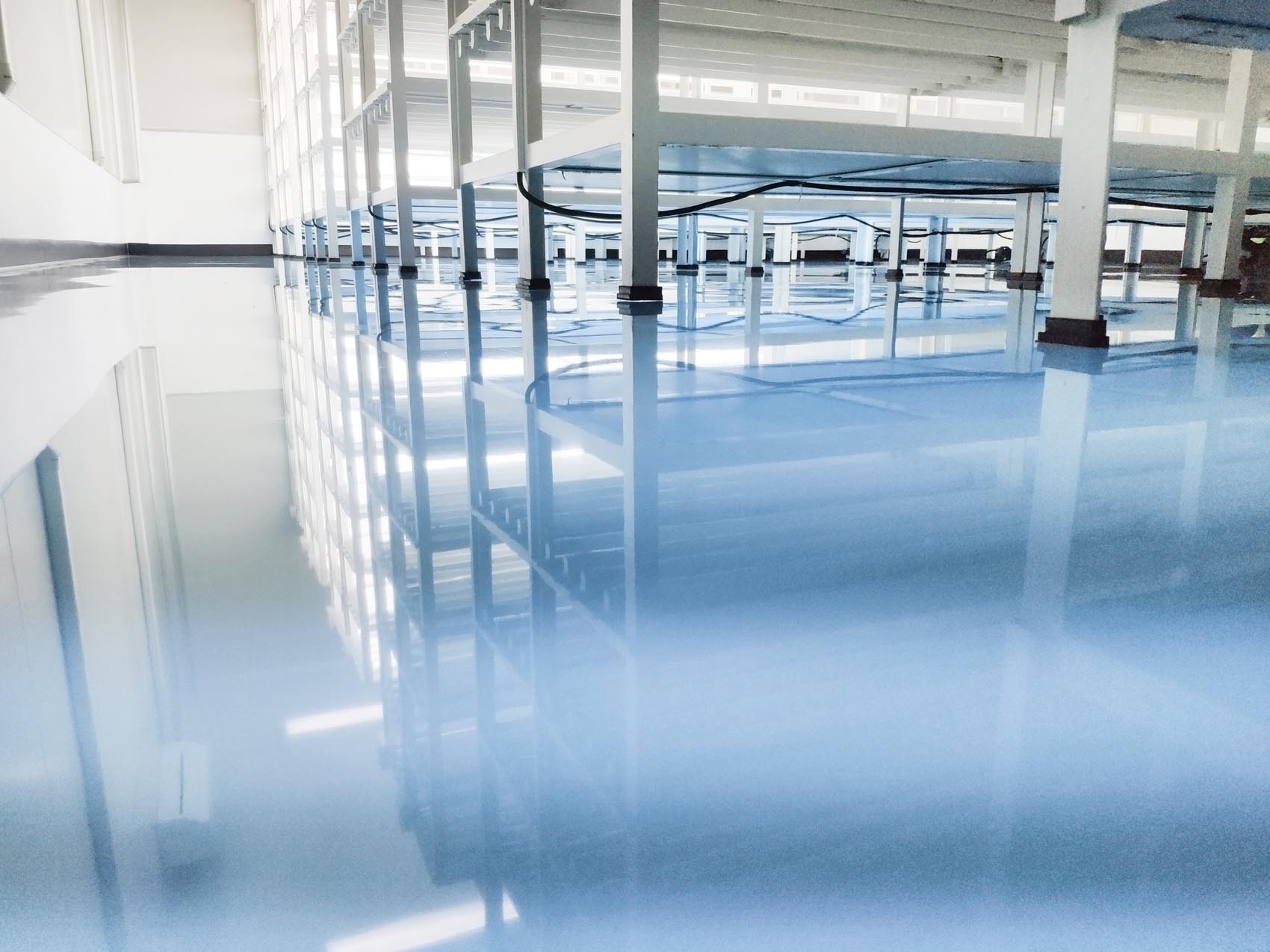 High-Gloss Commercial Production Facility Floor