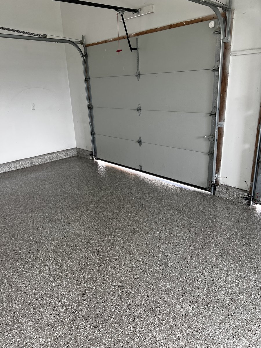 Residential Garage Flake Flooring